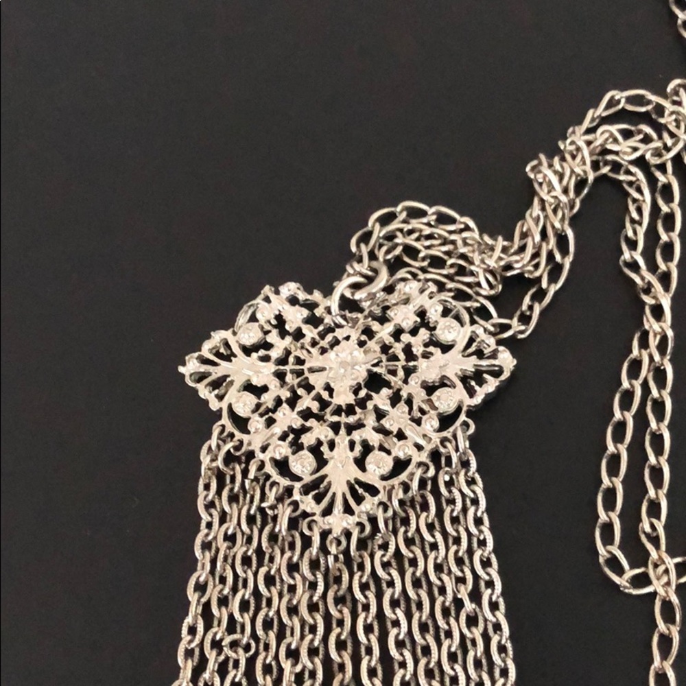 VINTAGE BOHEMIAN SILVER METAL CHAINED NECKLACE - Picture 3 of 8